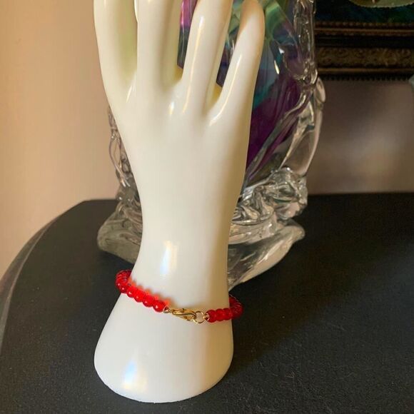 Vintage Red Round Glass Bead Bracelet, Mint, Unmarked - Picture 3 of 3
